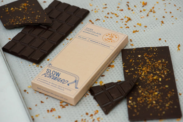 Chocolate 70% cocoa with orange and juniper from Puscălupi gin 80g - Limited Edition