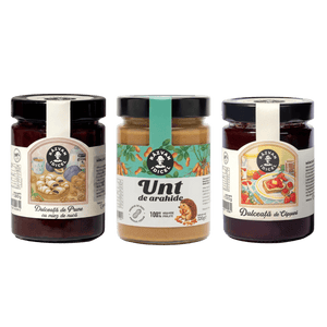 Trio unt de arahide, dulceață de căpșuni și dulceață de prune cu miez de nucă