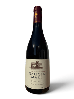 Răzvan Idicel Galicea Mare New Red Syrah 2019 dry red wine bottle with an elegant label on a wooden pallet